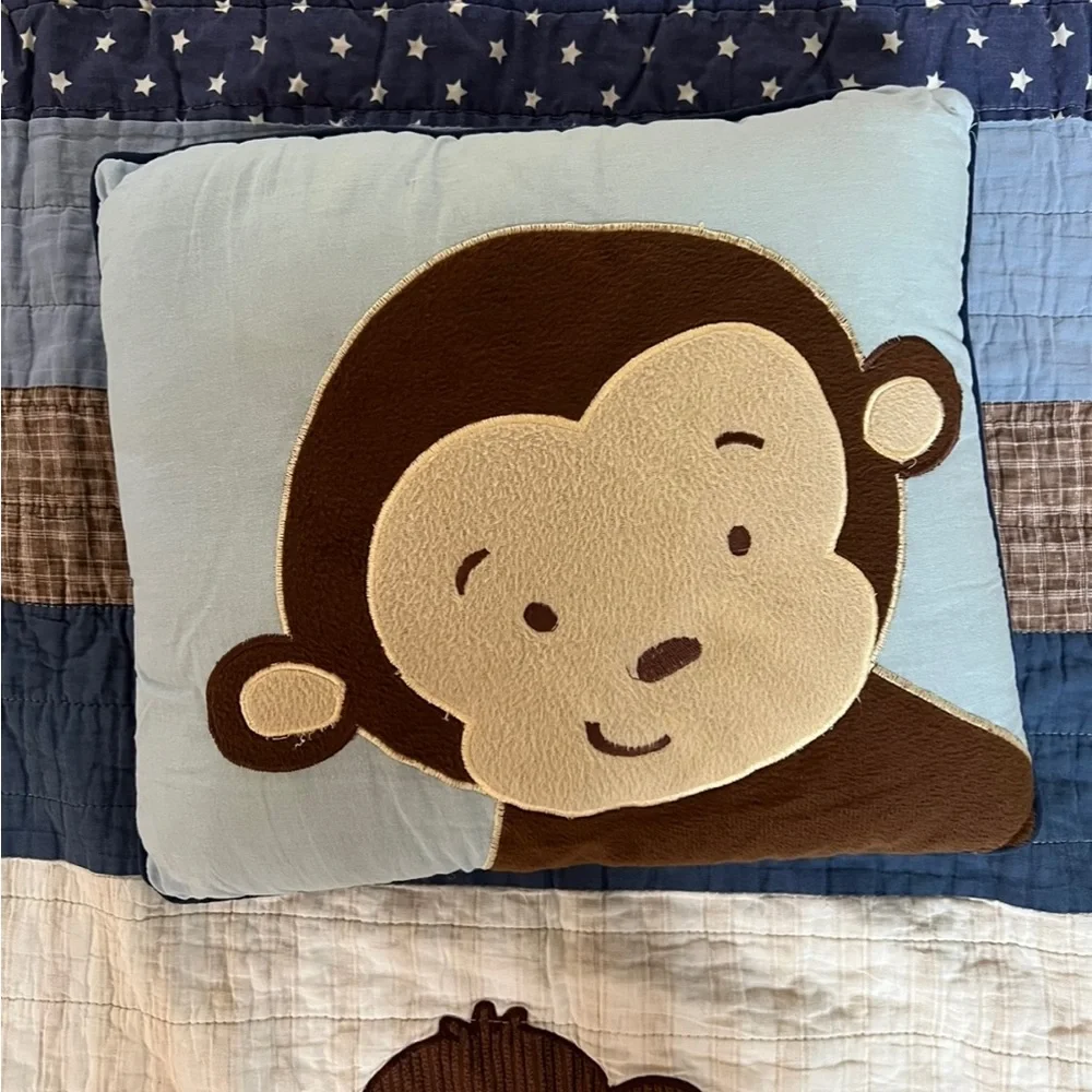 🐒🐒 Queen Reversible Comforter & Matching Pillow🐒🐒